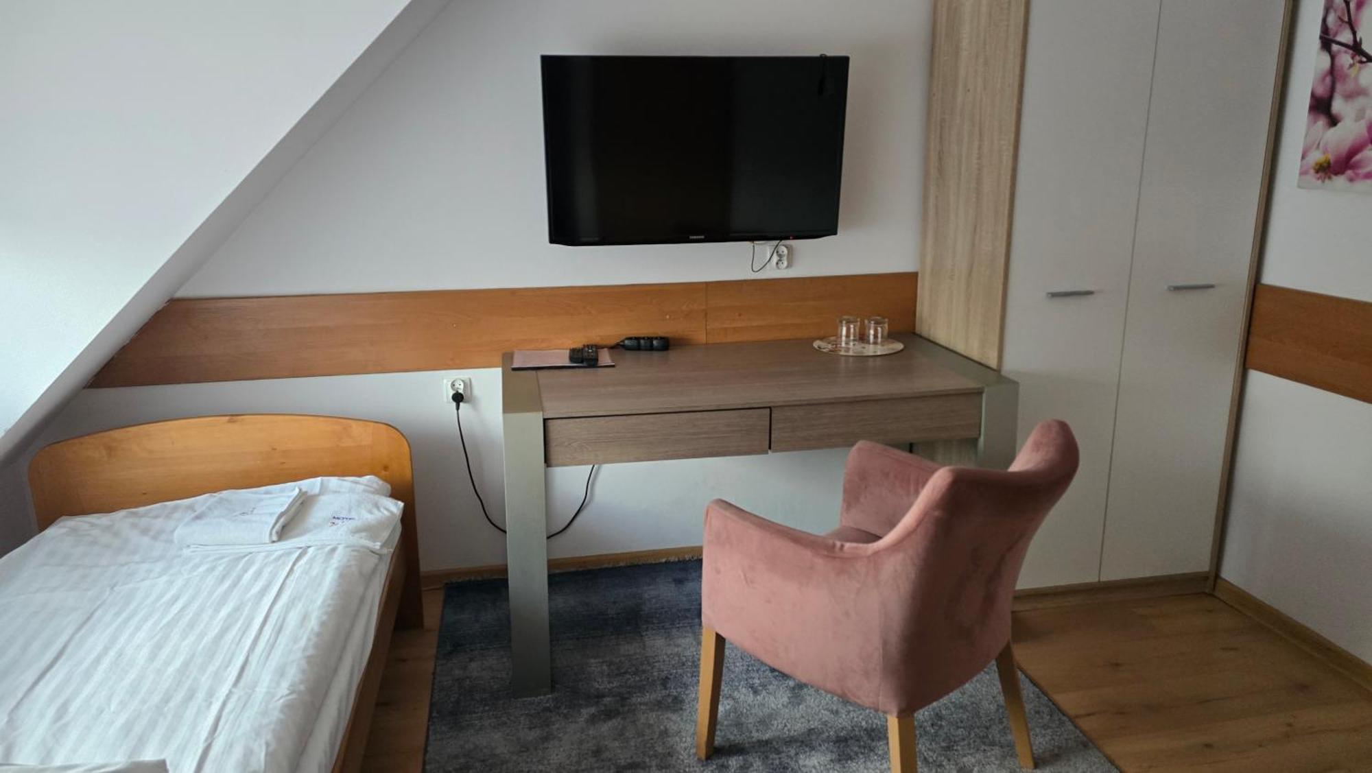 Motel Za Miedza Bralin Dış mekan fotoğraf